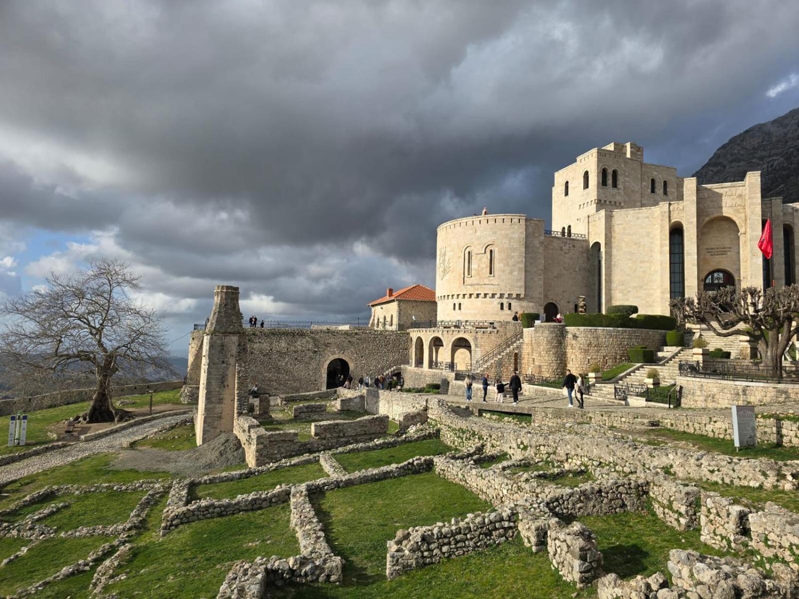 Enma Rooms Krujë Екстериор снимка
