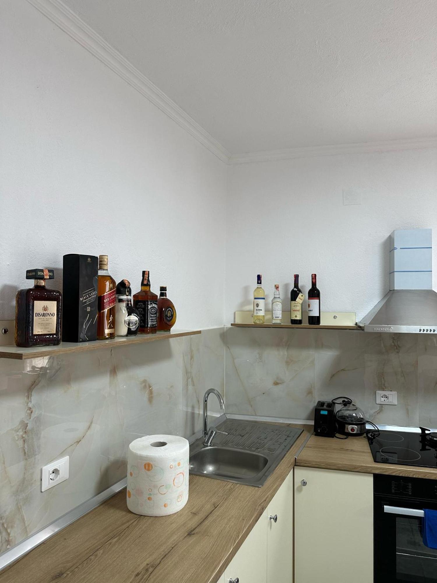 Enma Rooms Krujë Екстериор снимка